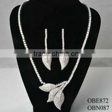 Fashion zircon luxurious style silver jewelry set