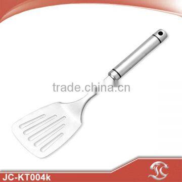 Promotional low price stainless steel Chinese slotted turner