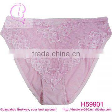 Soft cotton underwear with lace for ladies