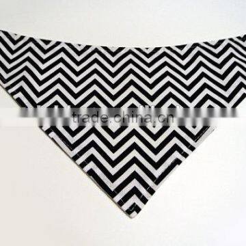 Zhejiang baby clothes wholesale black and white chevron cotton baby dribble bib