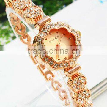 Factory cheap fashon gold crystal bracelet watches