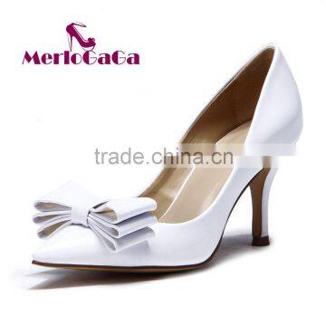 The new spring and summer 2016, white butterfly, tip, lady heels