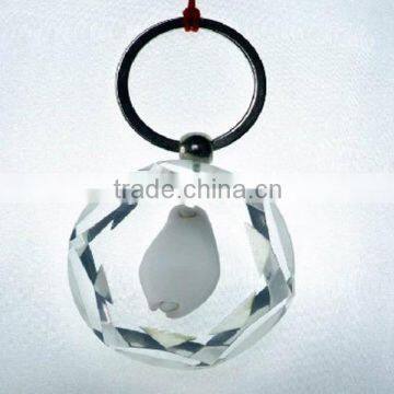 2016 Fashionable beautiful in color crystal keychain