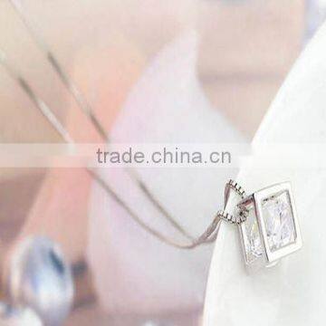 Authentic Austrian Crystal Cube Necklace NEW photo-2