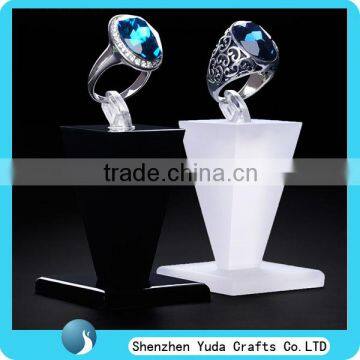 personalized cube clear black base Acrylic Organic Glass Diamond Shaped Ring Display Holder Stand perspex Seat jewelry dispaly