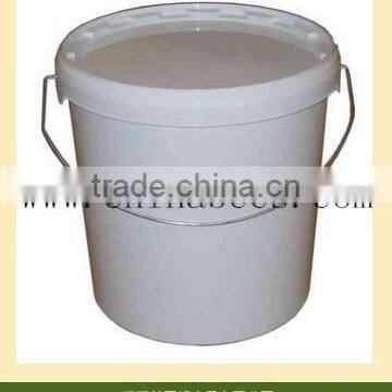 Plastic material honey tank for beekeeping tool