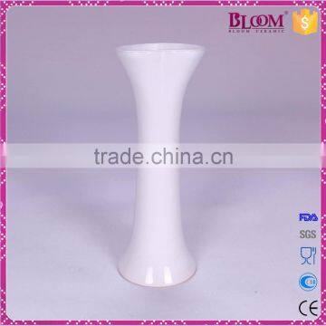 White Ceramic Heart Shaped Home Decoration Vase photo-3