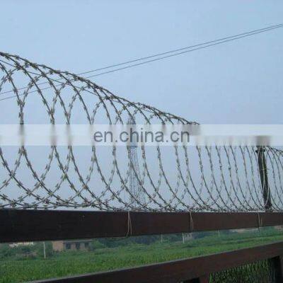 Low Price Electro Galvanized Flat Wrap Razor Barbed Wire Fencing photo-4