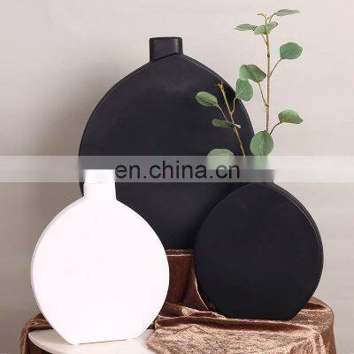 New Arrival Black and White Modern Simple Flat Drum Bottle Ceramic Vase Porcelain Vase Pot Home Room Decoration Ornaments