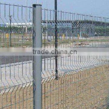 Wire mesh fence