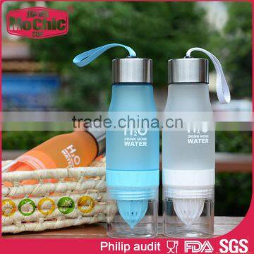 Mochic Custom Tritan Lemon Drinking Water Bottle for Travel / Fashion BPA Free Plastic Sport Drink Bottle With Stainless Steel