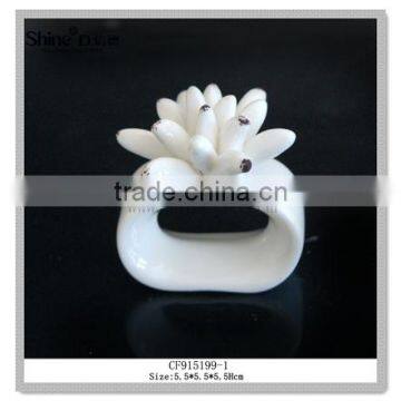 new product porcelain napkin rings with flower design wholesale napkin holder