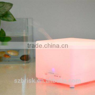 700ml Aroma Essential Oil Diffuser Ultrasonic Air Humidifier with 4 Timer Settings LED Color Changing Lamps,