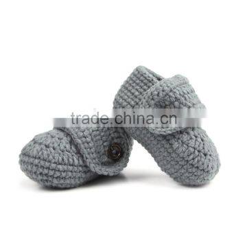 Fancy Button Style Hand Knitted Crochet Shoes Winter Indoor Infant Baby Shoes photo-2