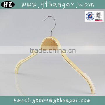 HA6672 cheap natural laminated hanger for clothes store