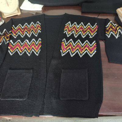 Женский вязаный кардиган. Вязаные верхние изделия из мохера. Однотонный стиль для осени и зимы.