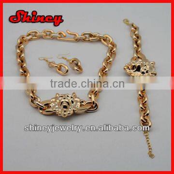 Gold Tone Lion Pendant Necklace Set, Inspired Lion Head Medallion Pendant Necklace Set, Lion Head Jewelry