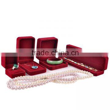 Free Sample Romantic Red Velevt Plastic Luxury Jewelery Boxes                        
                                                Quality Choice