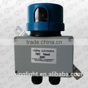 Photosensor for aviation warning light