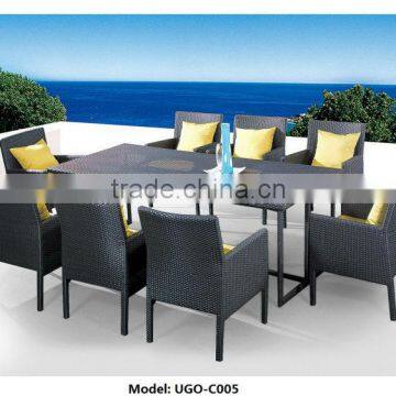 Whole set table and chairs wrought iron with cushions