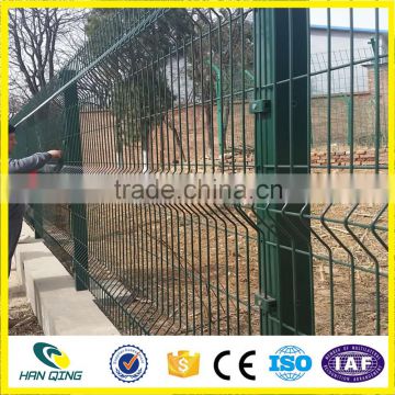 alibaba express triangular bending wire mesh fence