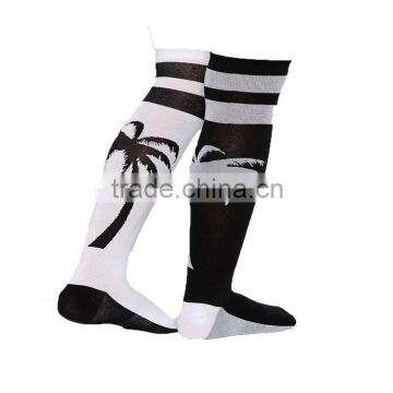 fashion jacquard design beach socks for man