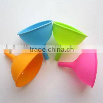 Kitchen Craft Colourworks Small Collapsible Silicone Funnel photo-2