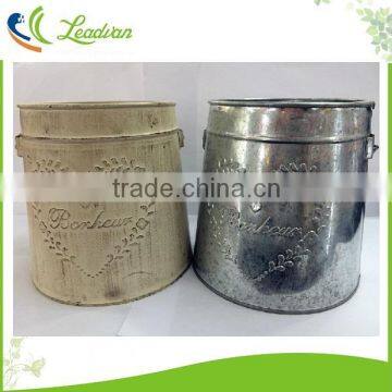 European Style Love Wedding Antique Imitation Decoration White Painted Galvanized Metal Flower Bucket With Wooden Handle photo-3
