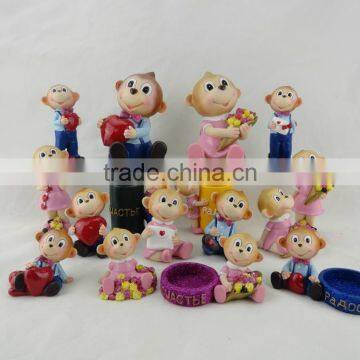 resin monkey figurine for valentine decoration