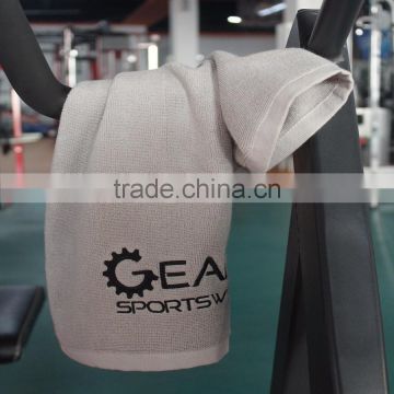 Lowest price small MOQ 100%cotton embroidered logo gym towel