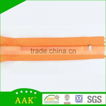 5# Nylon Coil Teeth Close End Zipper With Painting Auto Lock Slider photo-3