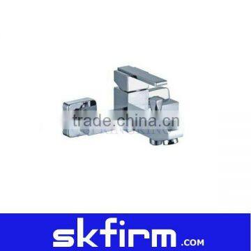 Single-Lever Tub & Shower Faucet