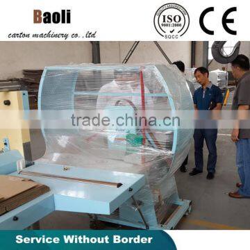 Corrugated carton box bundling machine/Karta Korrygated Vox magna vyntling