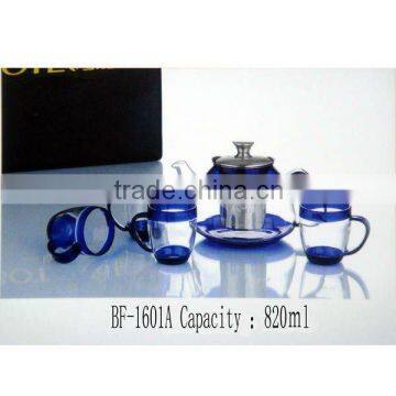 Tea pot with mugs