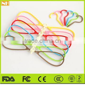 Hot Selling Plastic Multifunction Rotate Hanger photo-4