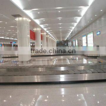 airport luggage conveyor belt