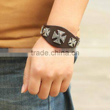 XP-LB-6108 Wholesale Fashion Genuine Leather Bracelet Jewelry Best Price Nail Rivet Cross Leather Bracelet for Men photo-4
