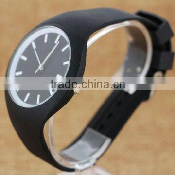 Classic Small Size Black Color Silicone Wrapped Silicone Wrist Watch photo-2