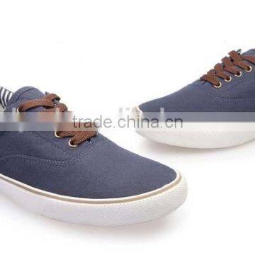Plain color canvas upper high quality vulcanized men sneakers cheap men shoes casual canvas male shoes 2016