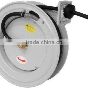 Auto retractable air/water hose reel can extent the hose