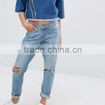 Light wash finish ripped jeans women Fashionable