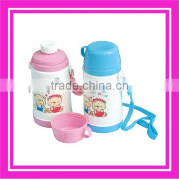 kids drinking water bottle