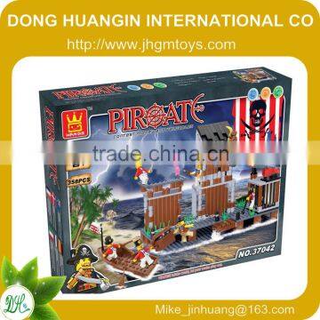 Educational priate series plastic building block bricks construct toy