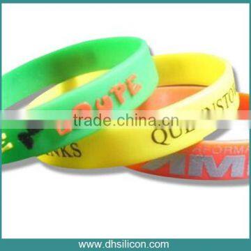 Cheap and fashion silicone sports wristband