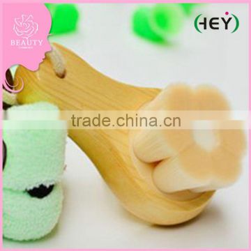 Hot sell Anti-aging Delicate Plum Blossom Shape Wooden Handle Soft Hair Facial Washing Brush