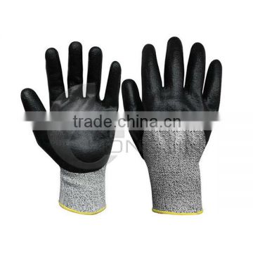 Cut Level 5 Cut Resistant HPPE Nitrile Coating Working Gloves