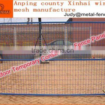 Wire mesh fencing panels