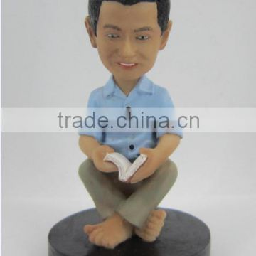 personal design resin reading figurine