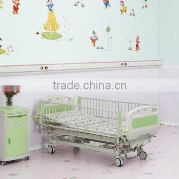 Three crank manual children hospital bed for sale