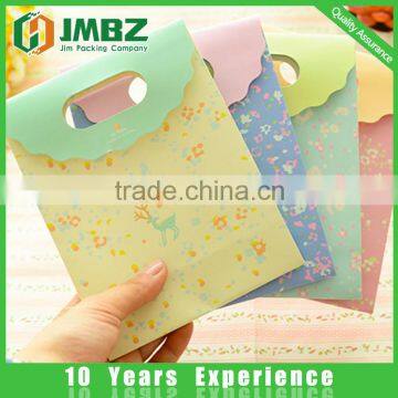 Paper Material and Accept Custom Order Paper Bags for Christmas Gifts